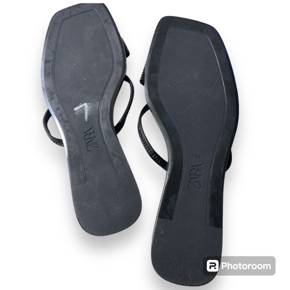 NWOT ZARA-RHINESTONE FLAT BLACK FABRIC SANDALS SIZE 41 - Picture 3 of 6